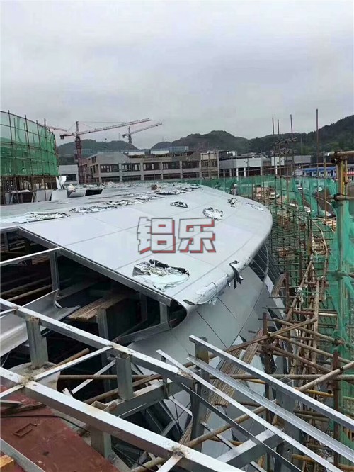 告诉你如何买到适当的铝幕墙呢这五大点非常重要