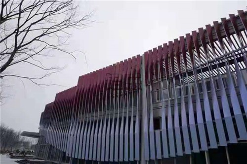 铝乐建材公司教大家怎样选择优质得铝方通