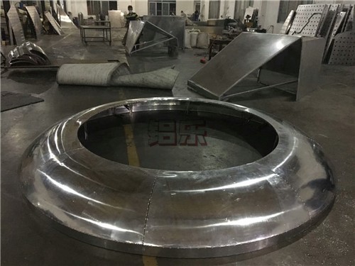 铝乐建材教大伙怎么样选择优质铝方通