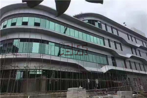 何故选择铝方通要找大企业