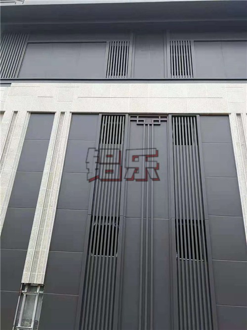 何故挑选铝方通要选择大制作公司