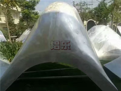 告诉你如何去购买一个好的拉丝铝单板制作厂家