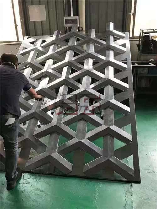 三个重点让您轻松的选择到优异的铝合金空调罩