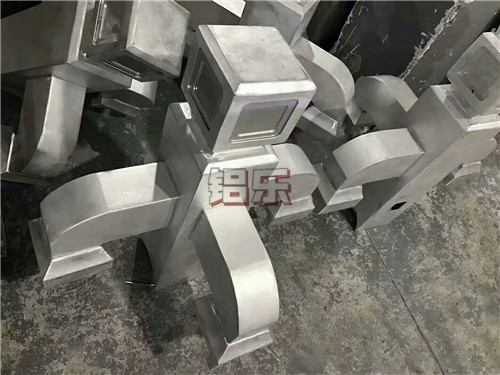 三个因素帮你怎样快速选取到高品质蜂窝铝板