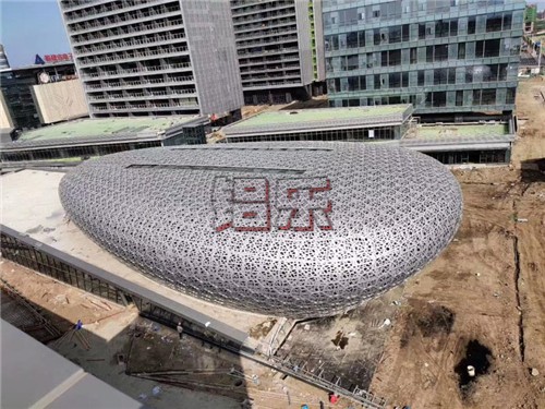 为什么采购辊涂铝单板要选取大生产公司